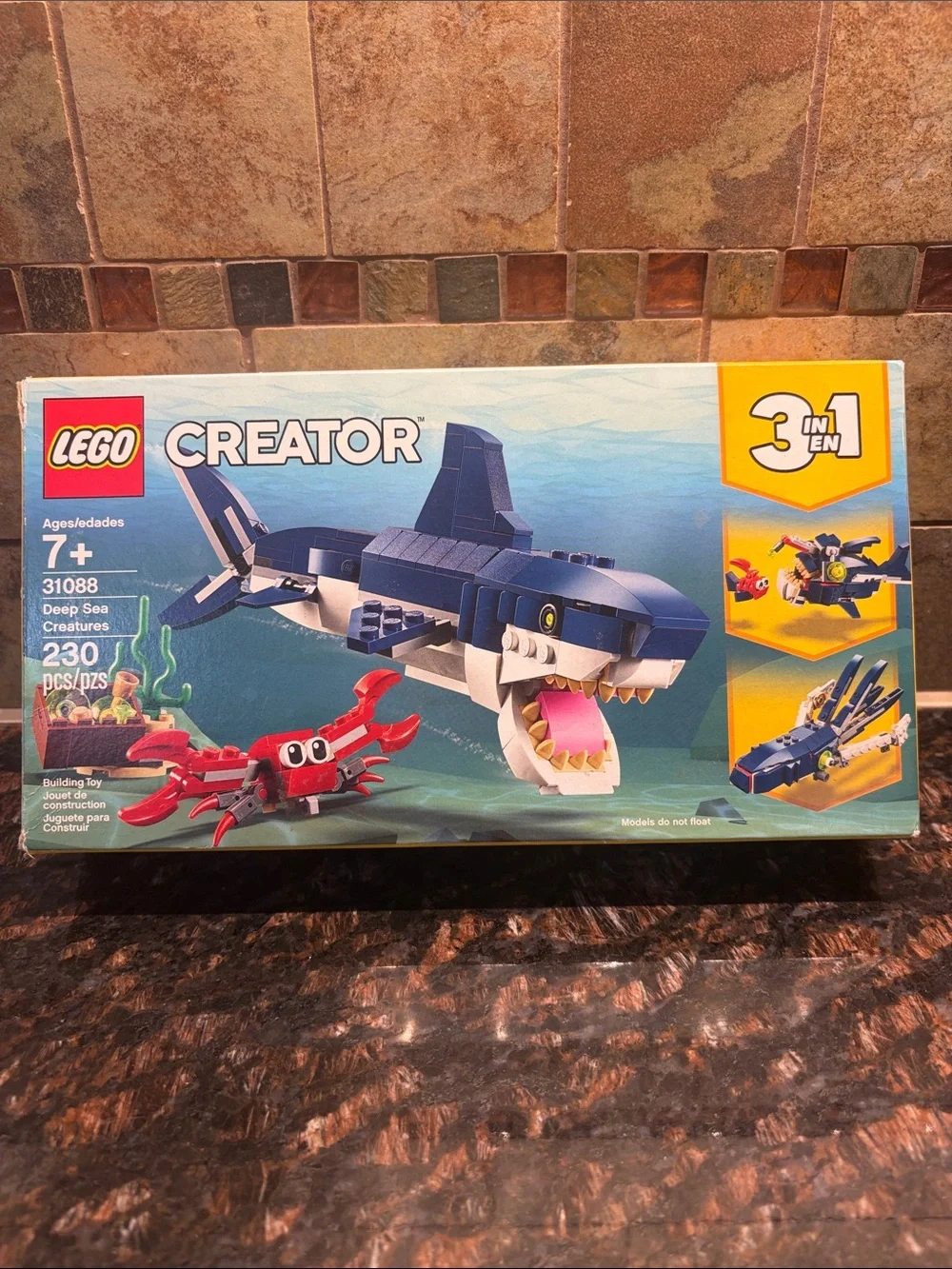Lego Creator Deep Sea Creatures 3-in-1 Set #31088 230 Pieces Ages 7+